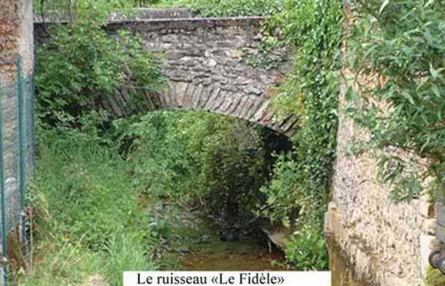Saint-ChamantLe Fidele住宿加早餐旅馆 外观 照片
